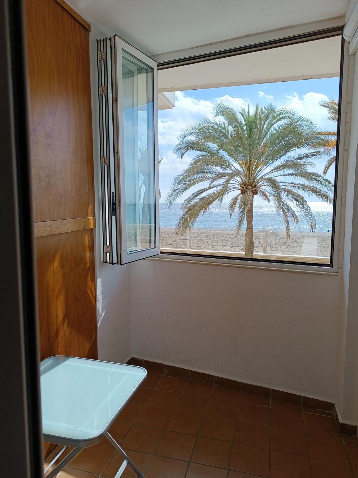 Piso Primera Linea Playa Almería Exteriör bild